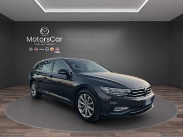 Volkswagen Passat - 1