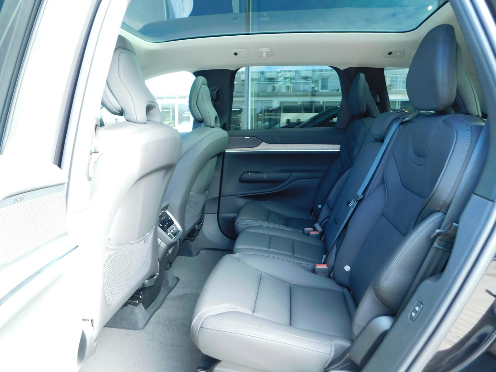 Fahrzeugabbildung Volvo EX90 Plus Twin Motor Executive Editon