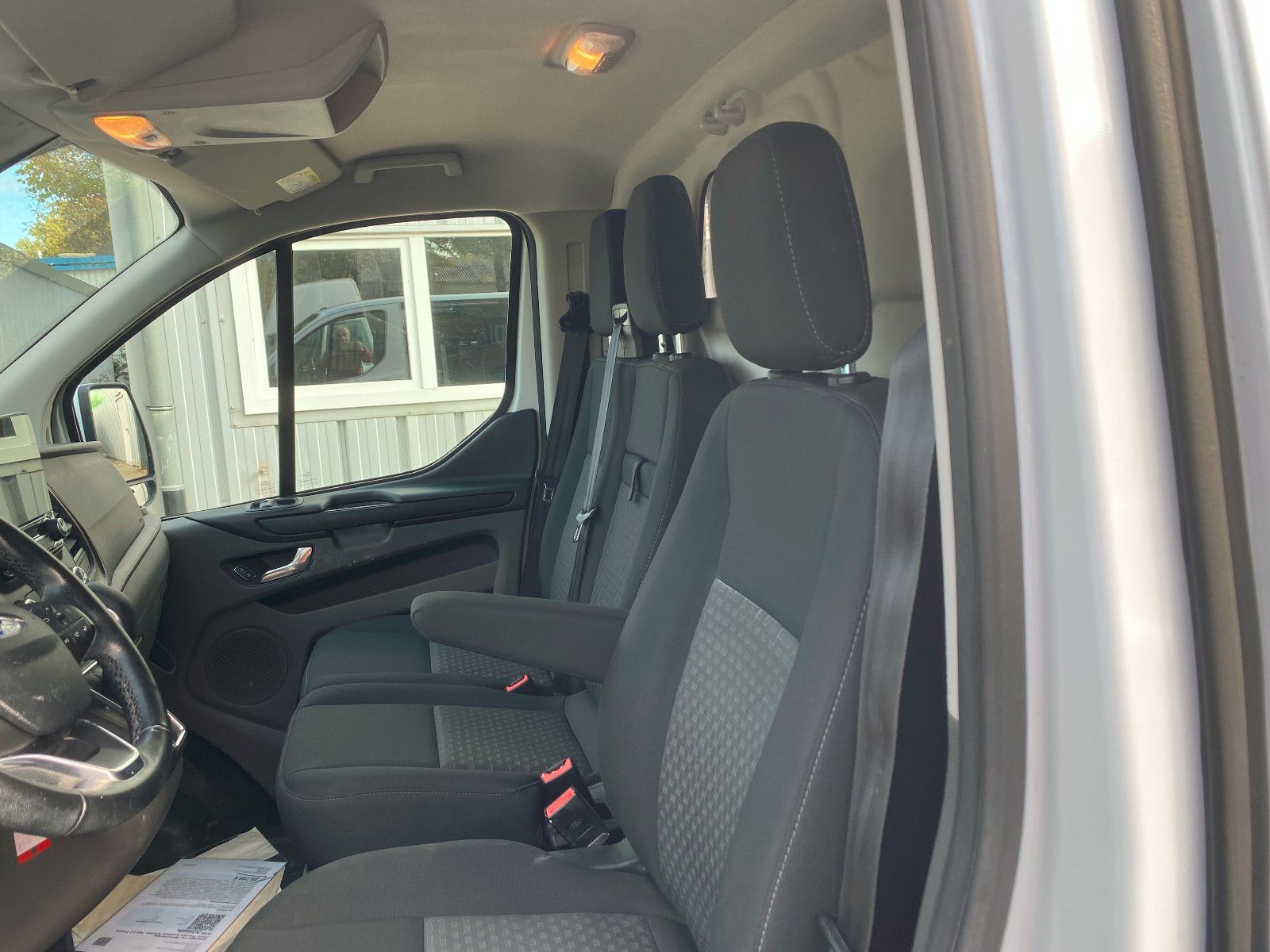 Fahrzeugabbildung Ford Transit Custom Kasten 300 L2 Trend,AHK,Automatic