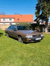 Audi 200 Typ 44 - Audi 200: Limousine