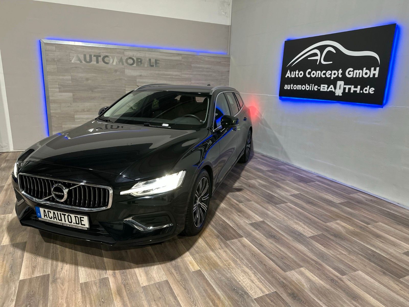 Fahrzeugabbildung Volvo V60 T4 Kombi Inscription*SHZ*LED*Sportfahrwerk*