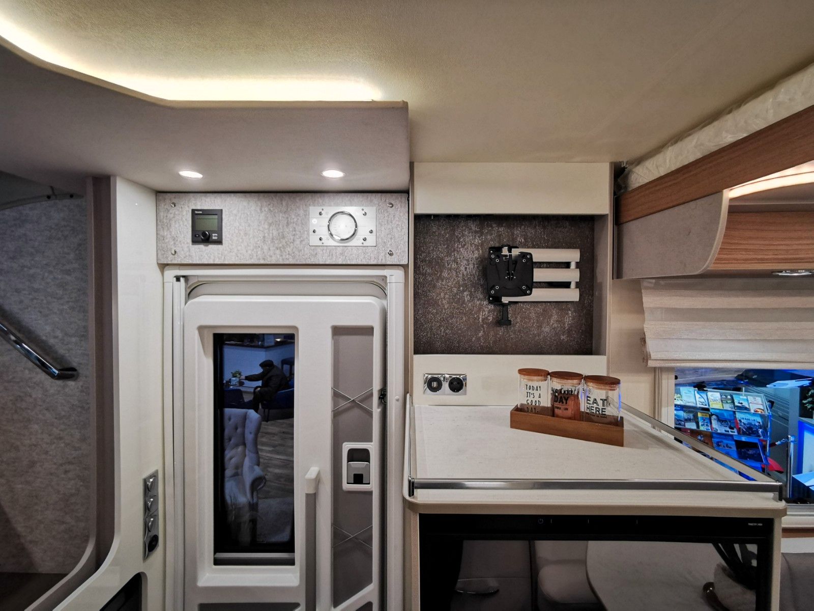 Fahrzeugabbildung Bürstner Lyseo Gallery TD 649 G SIE SPAREN 34.866 € !
