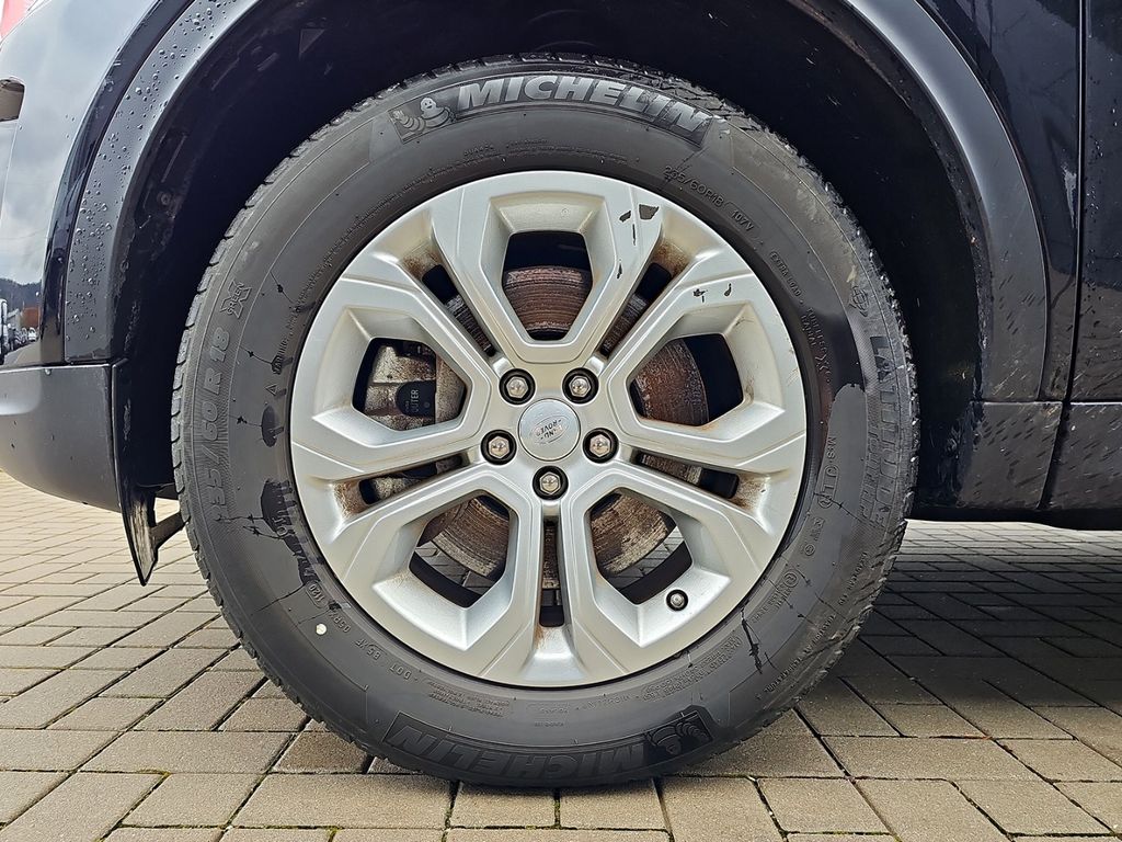 Land Rover Discovery Sport P300e