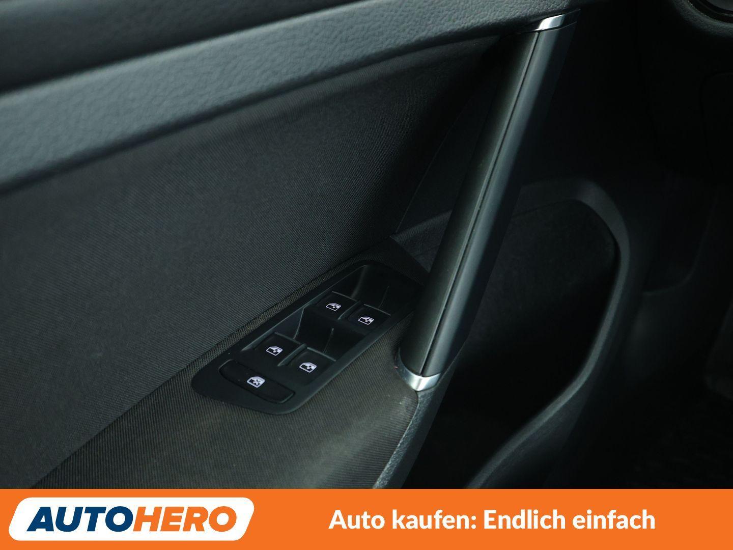 Volkswagen Golf VII 1.5 TSI ACT Highline BMT Aut.*NAVI*LED*