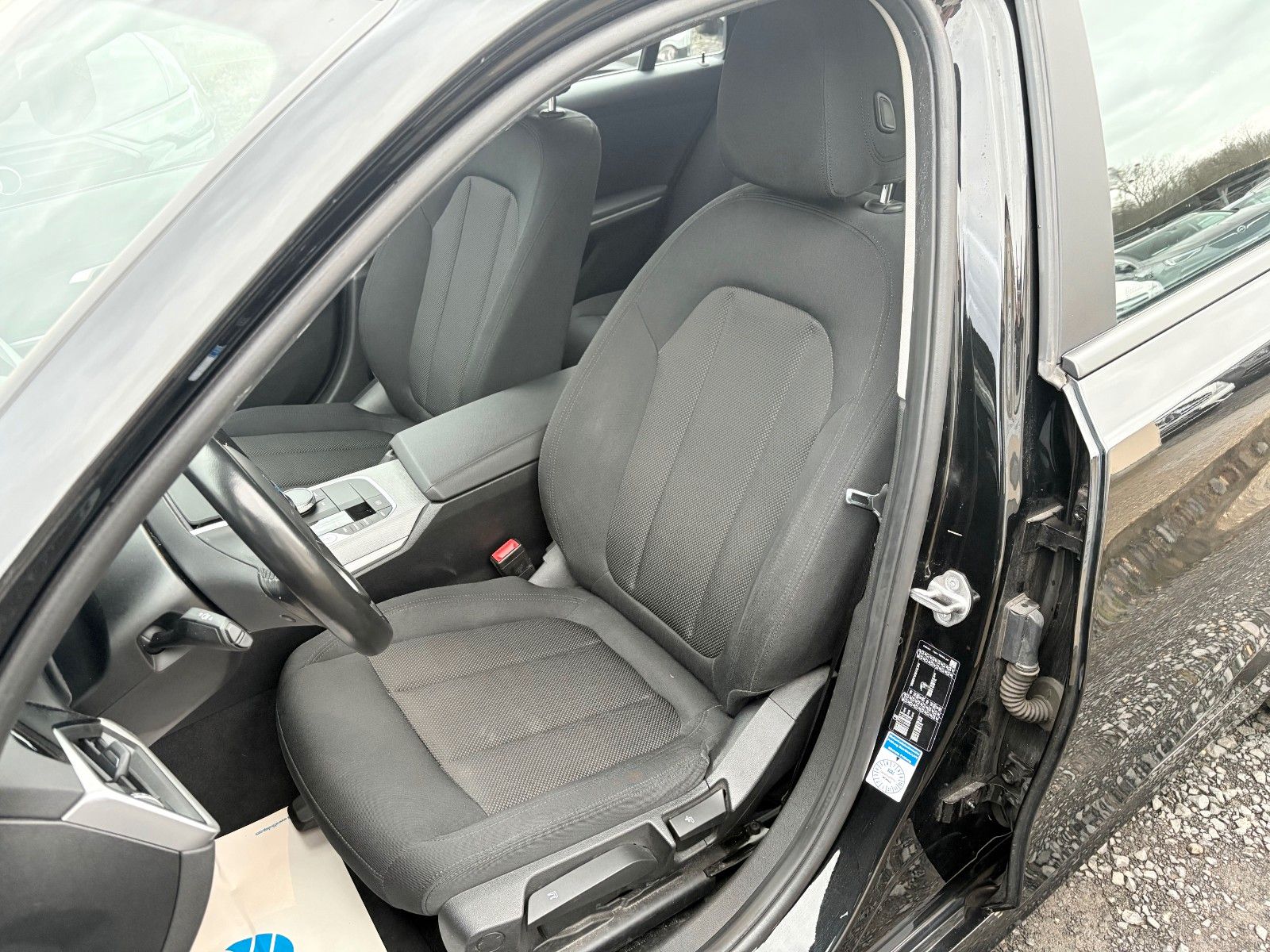 Fahrzeugabbildung BMW 318d Tour. Aut. Navi Alarm Aktiv Tempomat SPORTL