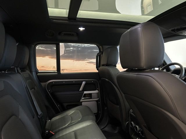 LAND-ROVER Defender 2023