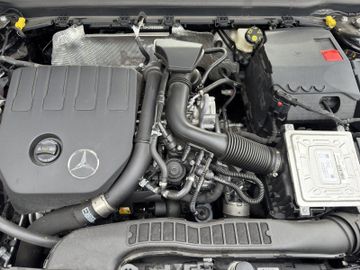 Bild 20 Mercedes-Benz A 180 A180 AMG LED Kamera MBUX PDC Teilleder