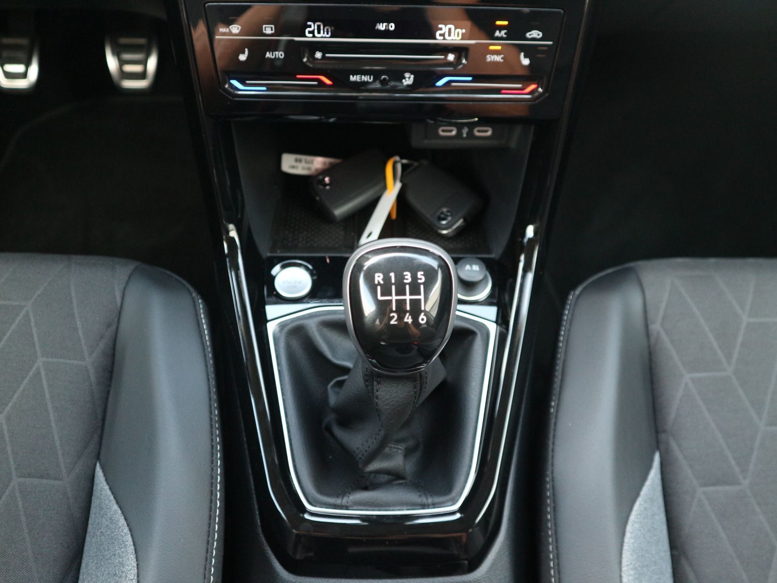 Volkswagen T-Cross - Bild 16