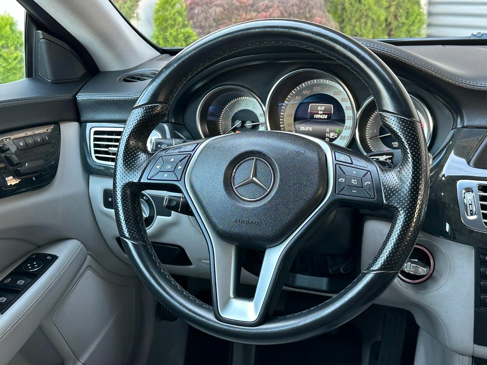 Mercedes-Benz CLS Shooting Brake 350 CDI V6 265 ch BVA 4Matic / Cuir / Sièges massants / Toit ouvrant / Suspension pneumatique