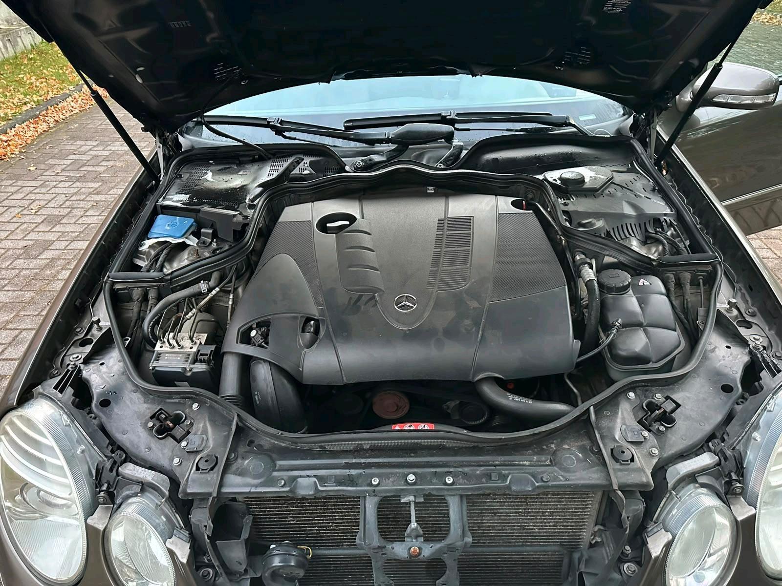 Mercedes-Benz E220 2007 — photo 14