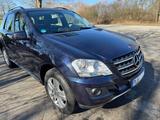 Mercedes-Benz ML 350 CDI 4MATIC Leder, schwenk.AHK el. Heckkl - blaue Mercedes-Benz ML-Klasse