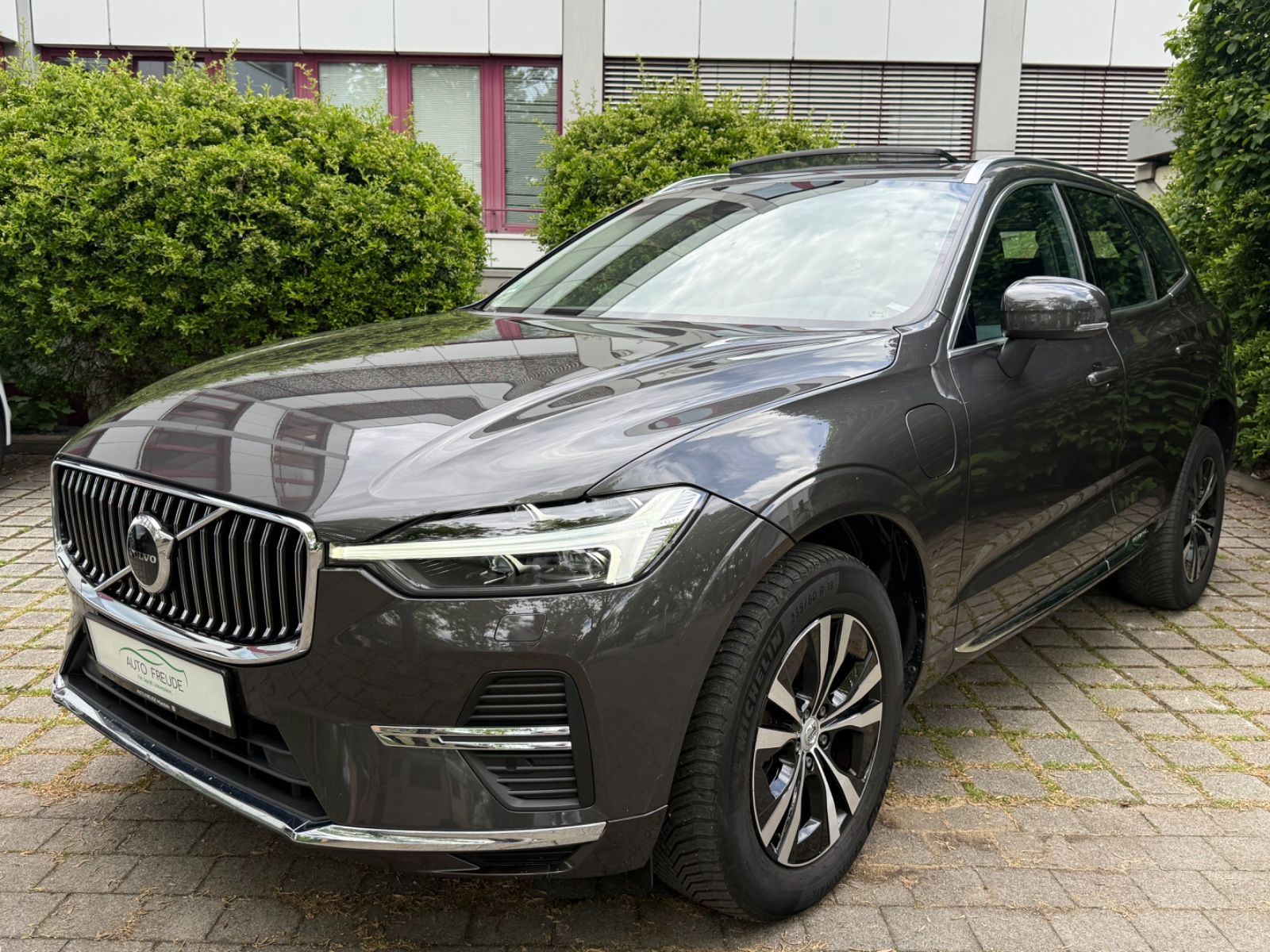 Volvo XC60 T6 AWD Plus Bright AHK Pano Standh. 398 PS