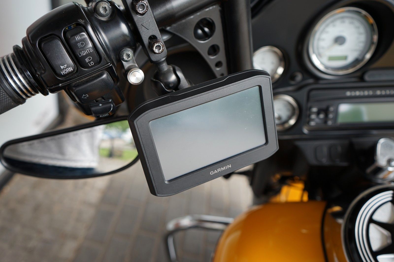Fahrzeugabbildung Harley-Davidson Street Glide 103 - Jekill & Hyde - Garmin