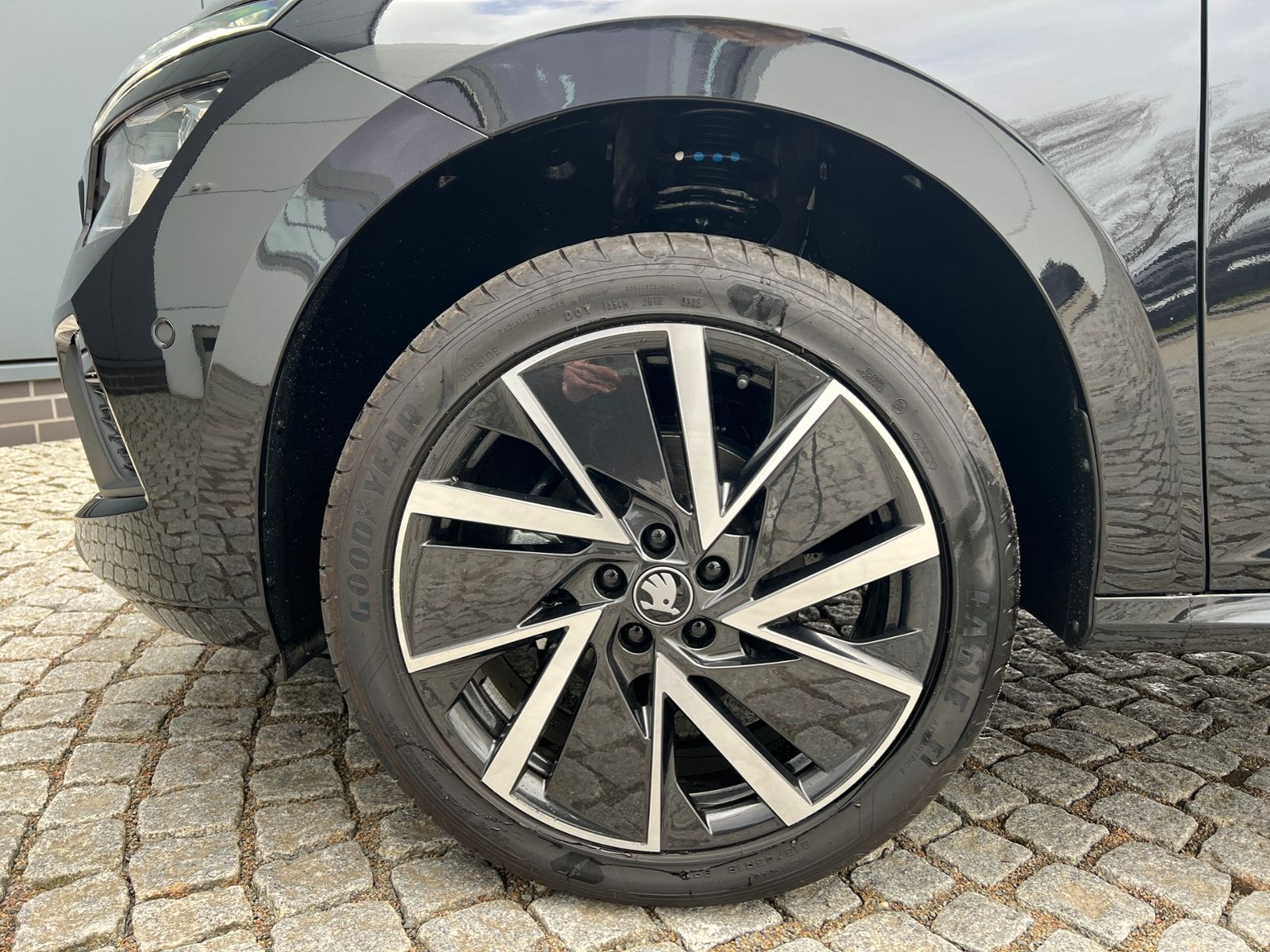 Fahrzeugabbildung SKODA Kamiq Tour 1.0 TSI DSG *AHK, Matrix, ACC, SmartL