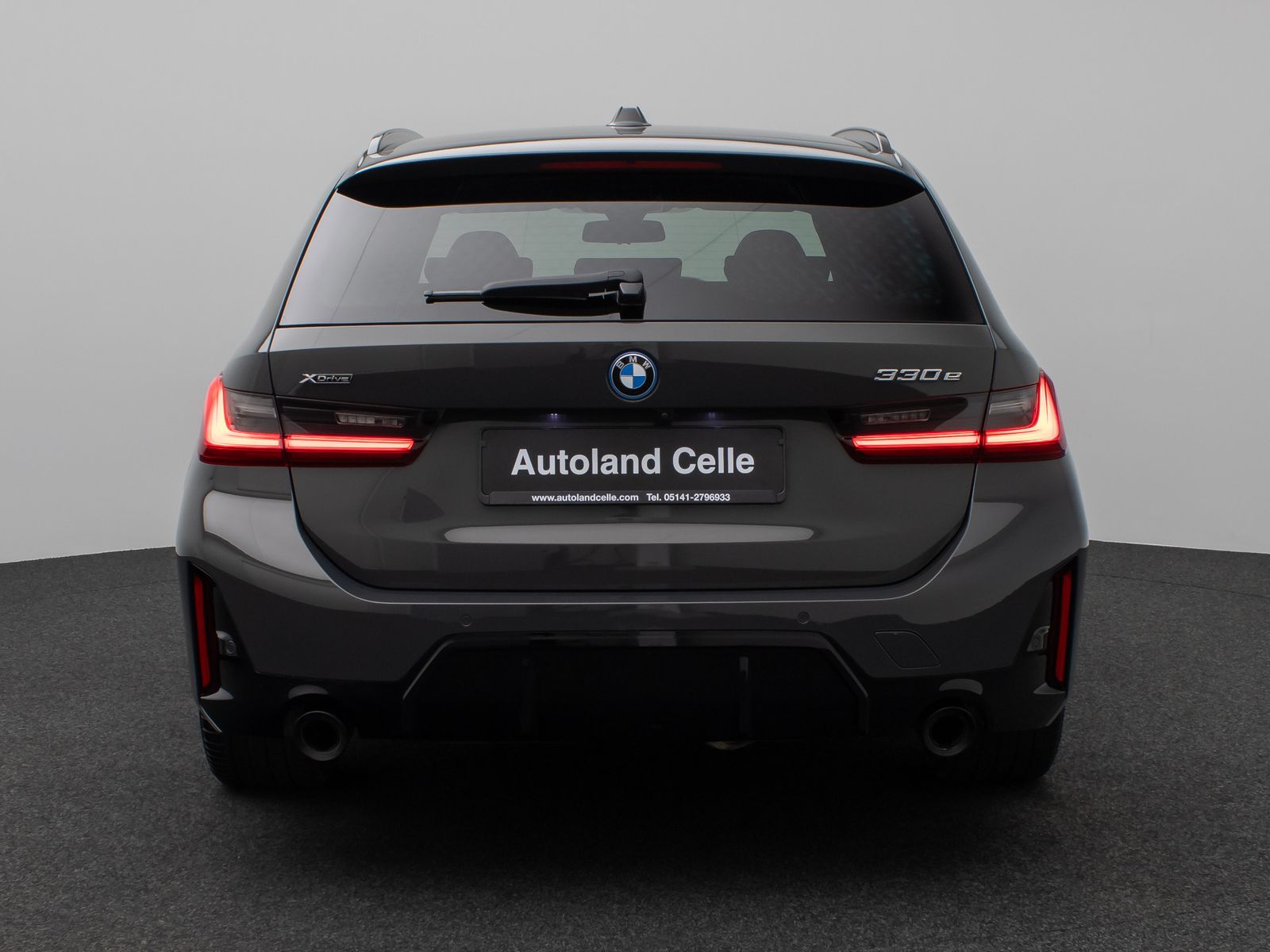 Fahrzeugabbildung BMW 330e xD M Sport Panorama Kamera HUD H/K AHK 19"