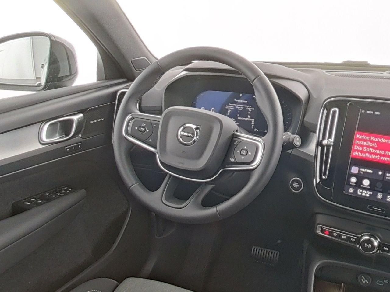 Fahrzeugabbildung Volvo XC40 Plus Dark 2WD