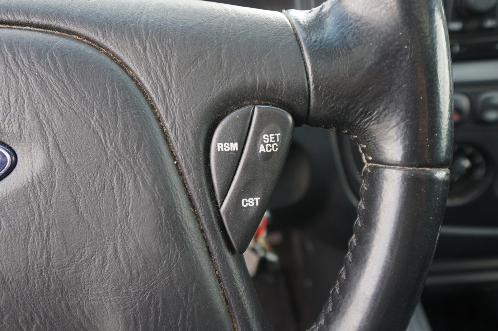 Ford Maverick 2005 — photo 26