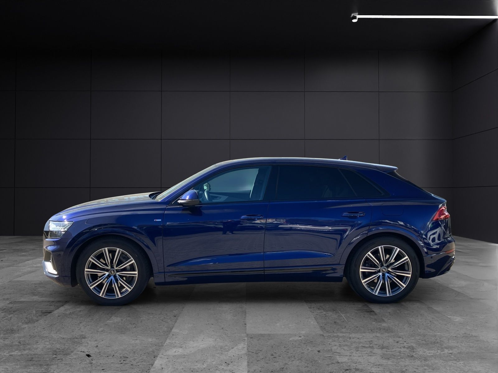 Fahrzeugabbildung Audi Q8 55 TFSI e quattro HD MATRIX AHZV PANO Luft AH