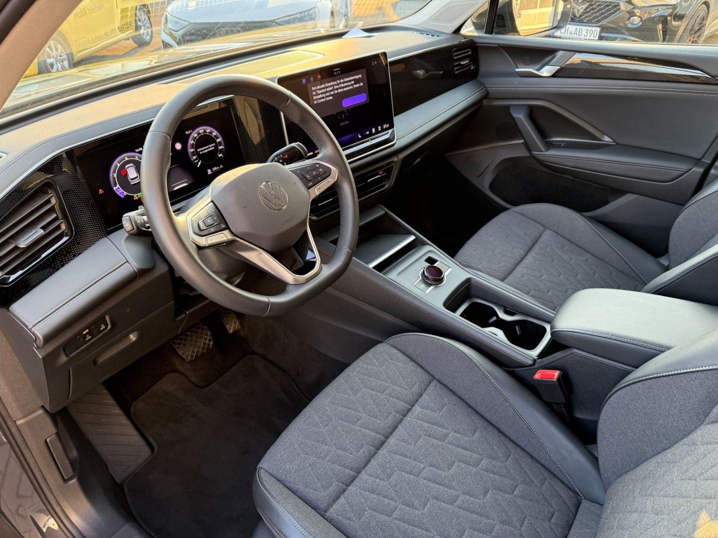 Fahrzeugabbildung Volkswagen Tiguan 1.5 eTSI 110 kW Life Navi Digitales Cockp