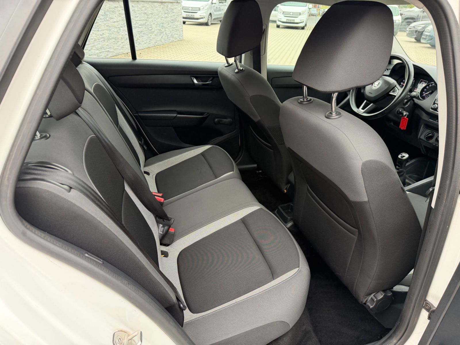 Fahrzeugabbildung SKODA Fabia Combi|Navi|Klima|AppleCarPay