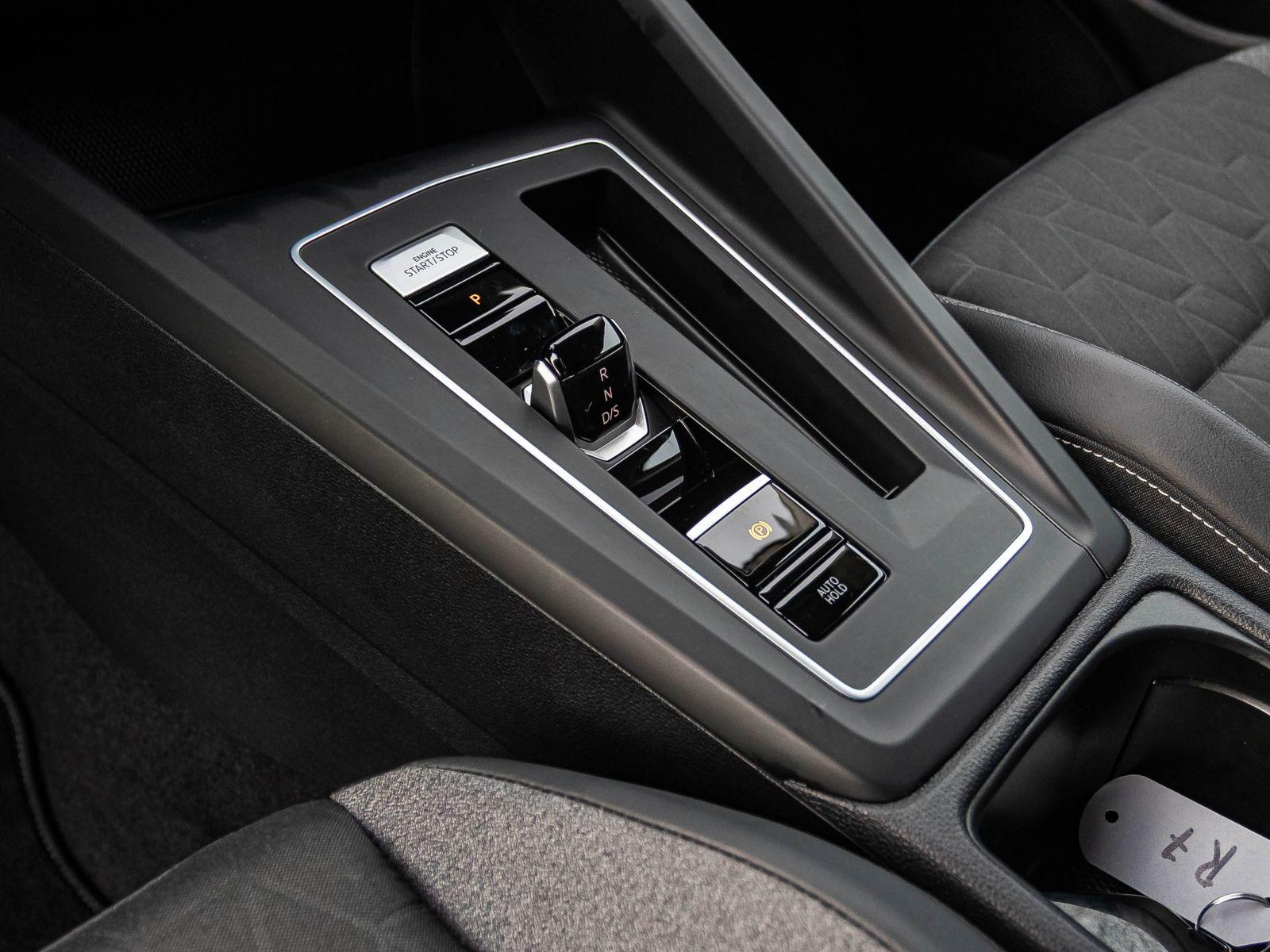 Volkswagen Golf VIII 1.5 eTSI Goal DSG Navi LED CarPlay ACC, миниатюра 11