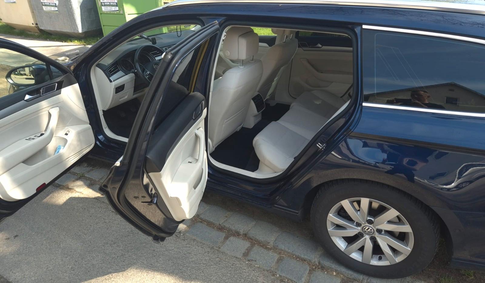 Volkswagen Passat 2015 — rear view