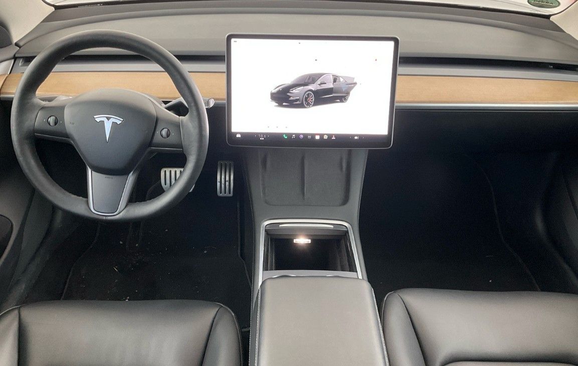 Fahrzeugabbildung Tesla Model 3 PERFORMANCE DUAL-MOTOR NAVI/LED/SH/AMD
