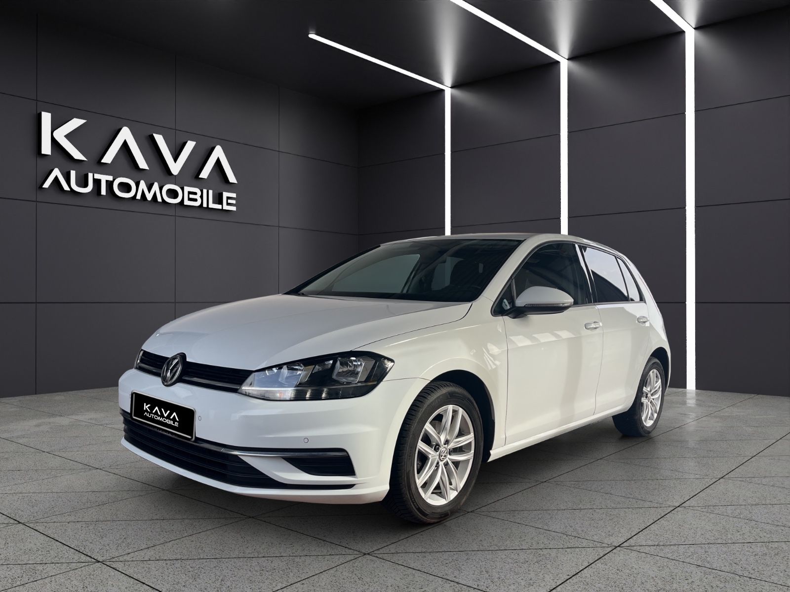 VW Golf im Fahrzeugbestand von Kava Automobile