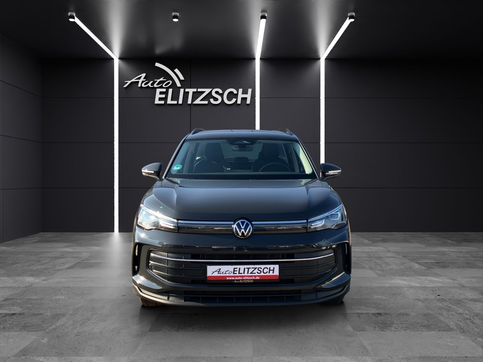 Fahrzeugabbildung Volkswagen Tiguan 1.5 e Life DSG LED ACC RearView Ambiente