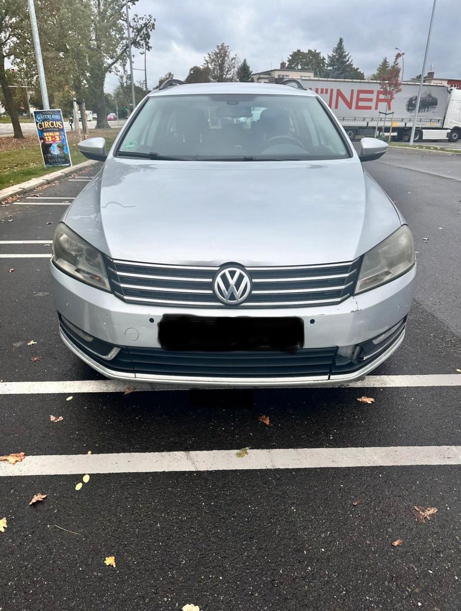 Volkswagen Passat 2011 — photo 10