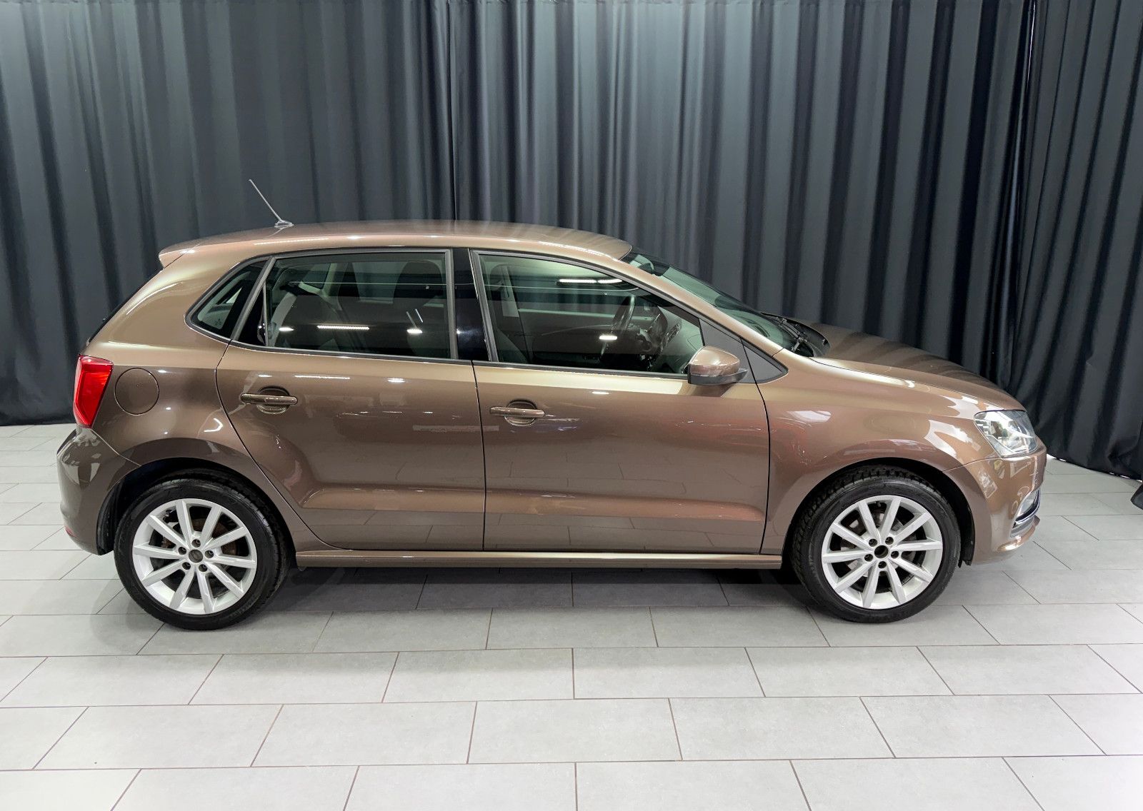 Fahrzeugabbildung Volkswagen Polo V Highline BMT/Start-Stopp|KLIMA|PDC|1-HD