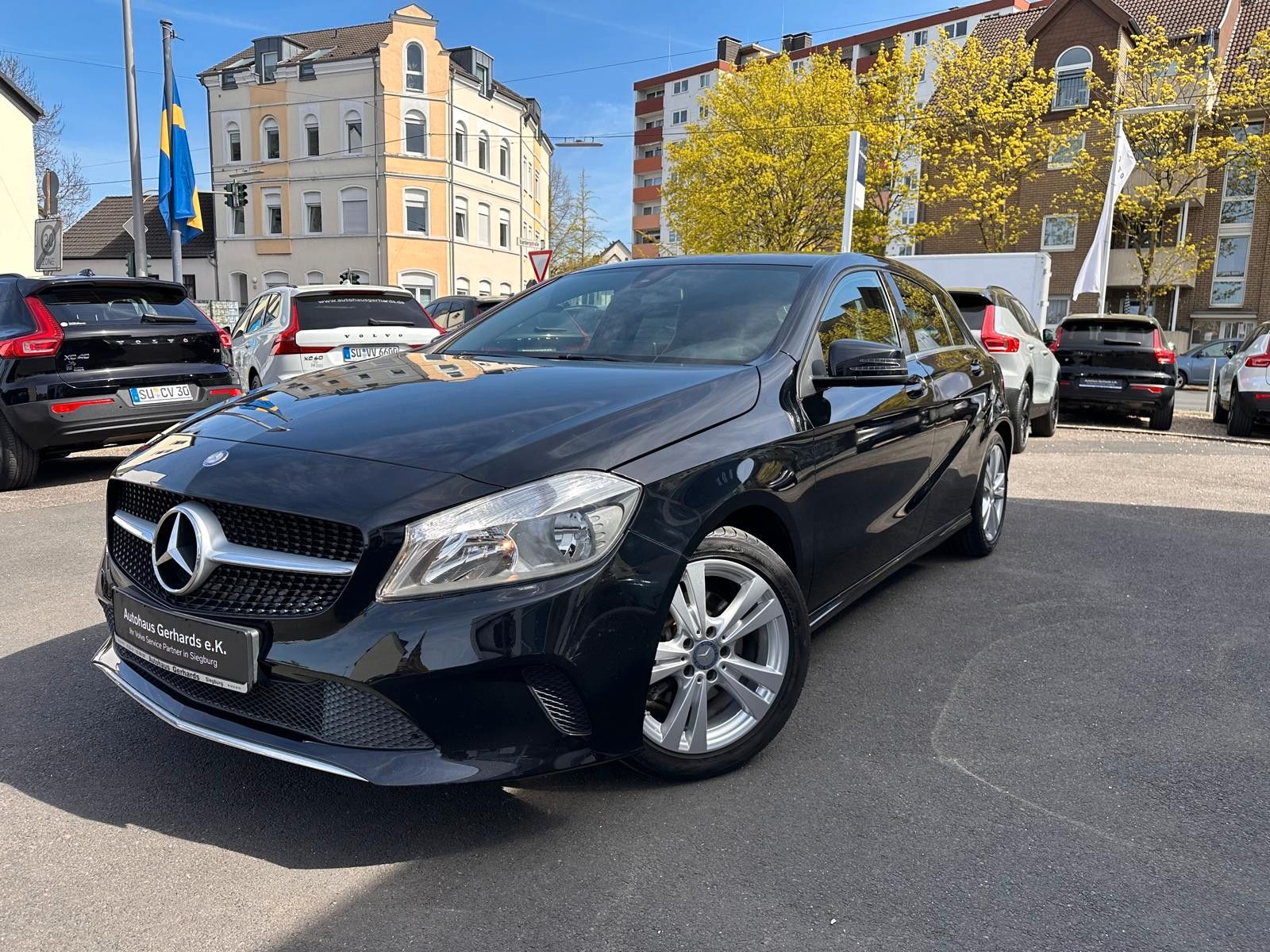MERCEDES-BENZ A 180 Urban Kamera, Sitzheizung, Me connect