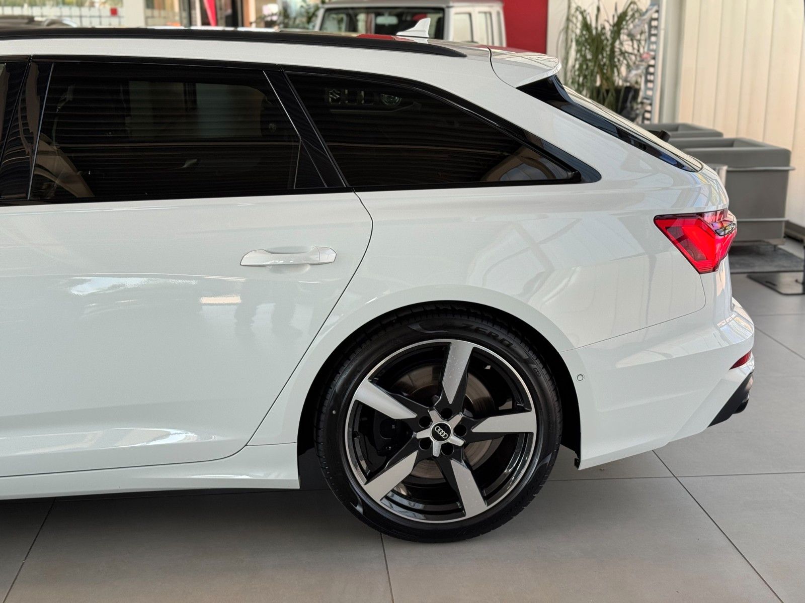 Fahrzeugabbildung Audi S6 Avant 3.0 TDI quattro "PANO Matrix-LED LM 20"