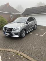 Mercedes-Benz ML 63 AMG 4MATIC AMG - graue Mercedes-Benz ML-Klasse