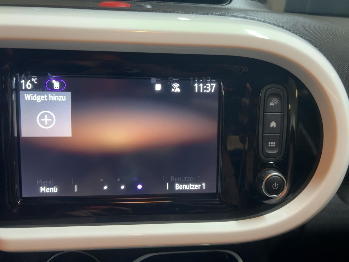 Fahrzeugabbildung Renault Twingo E-Tech Techno Kamera SHZ KLimaut.