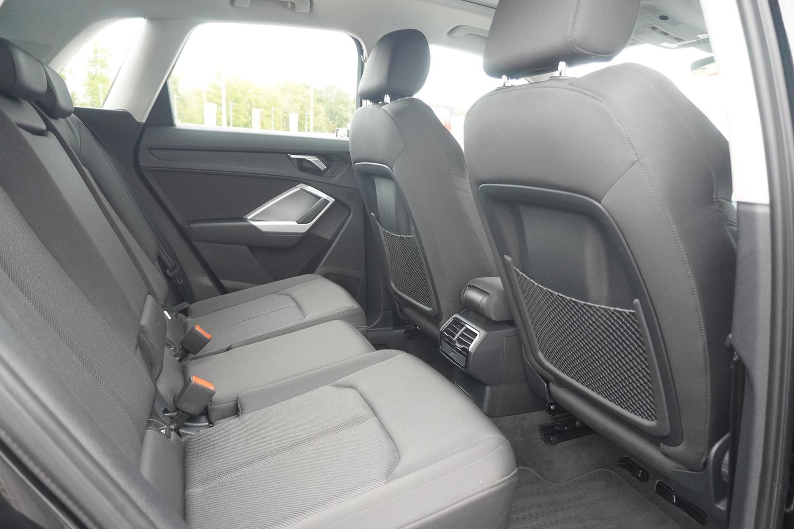 Audi Q3 40 2.0 TFSI quattro basis Panorama AHK LED