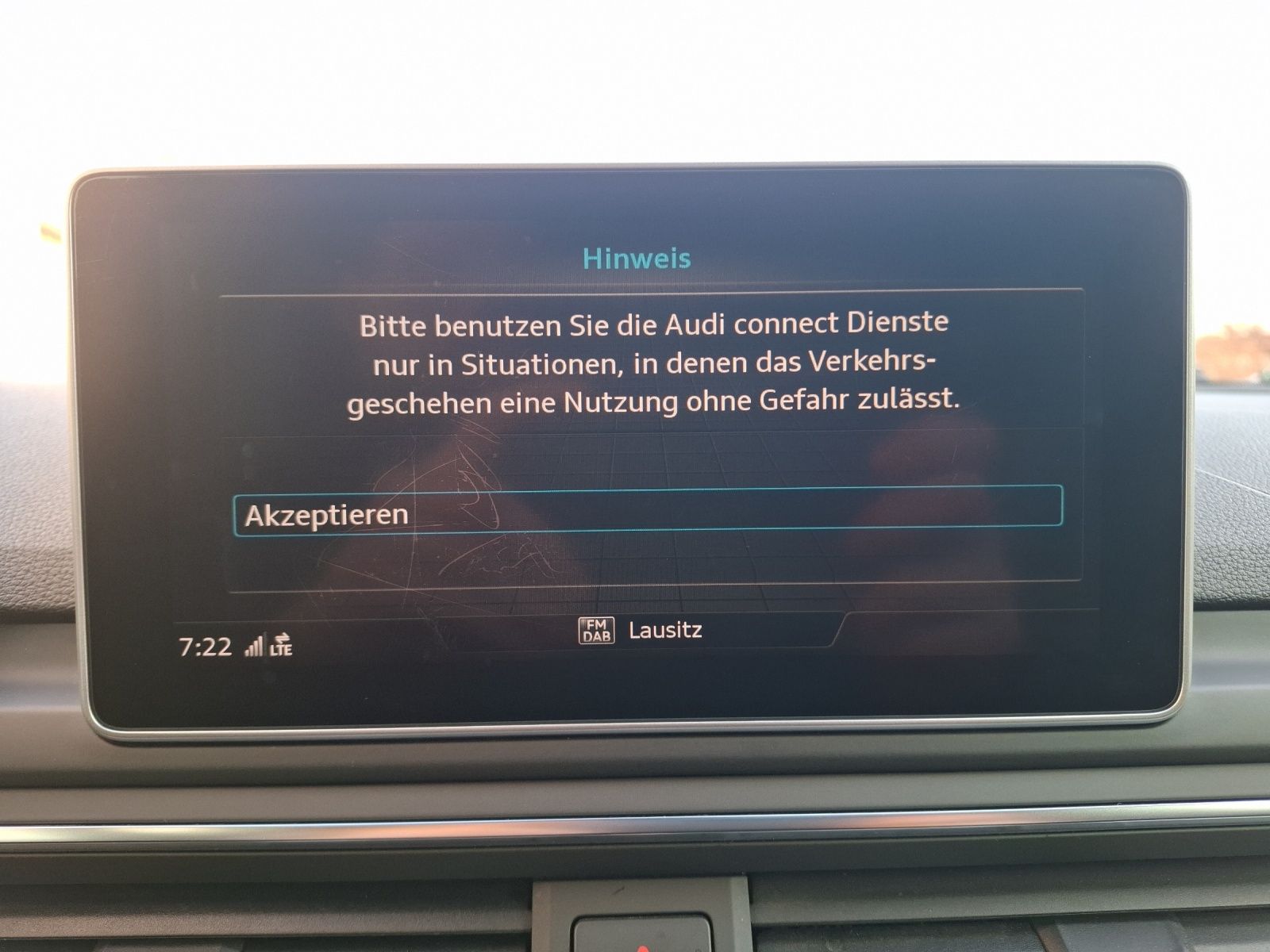 Fahrzeugabbildung Audi A4 Avant TFSI ultra S-Line LED AHK Navi B&O SH 1