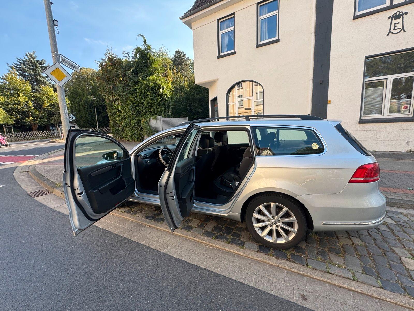Volkswagen Passat 2011 — engine 140 HP (103kW)