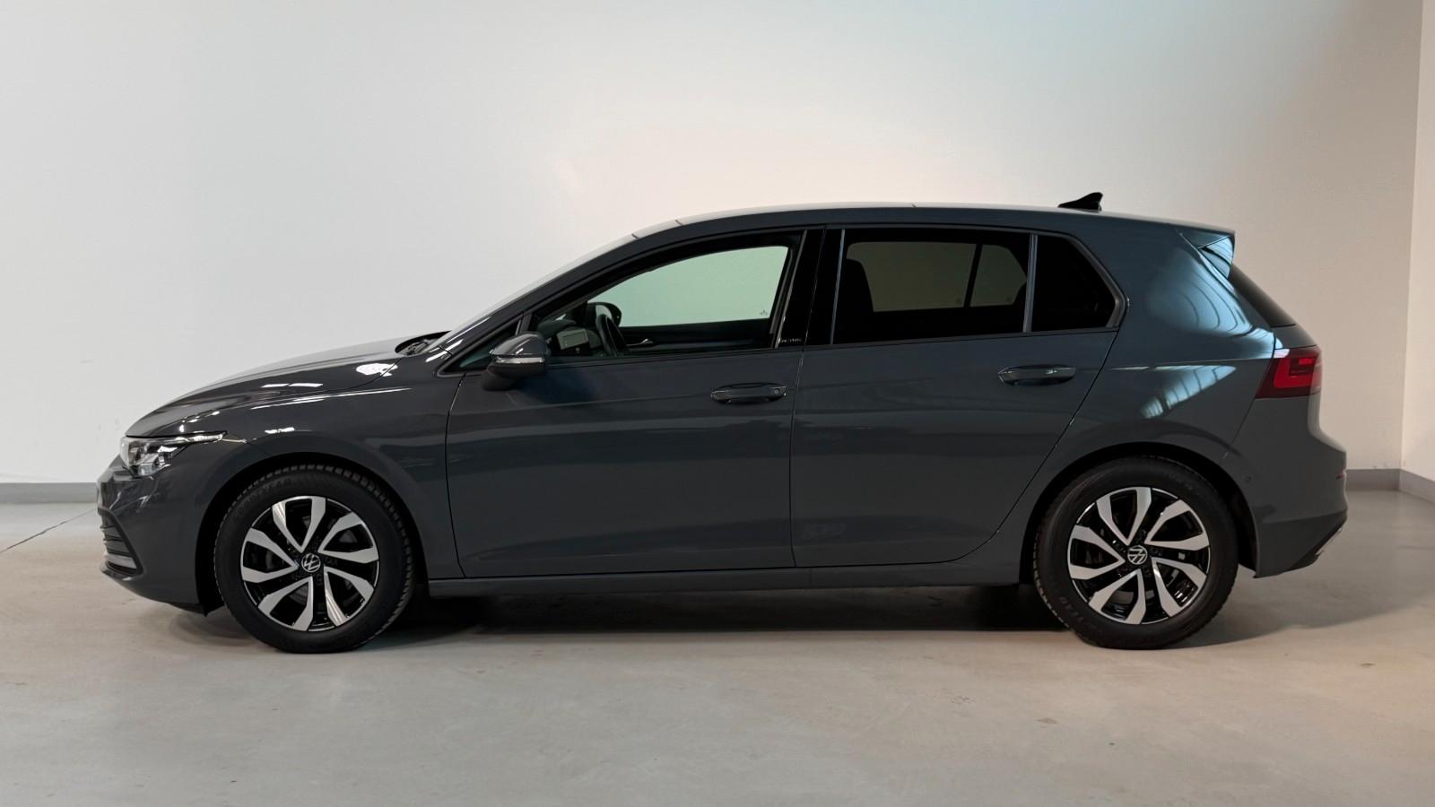 Volkswagen Golf VIII Lim. Active MATRIX-PANO-AHK-HUD-KAMERA
