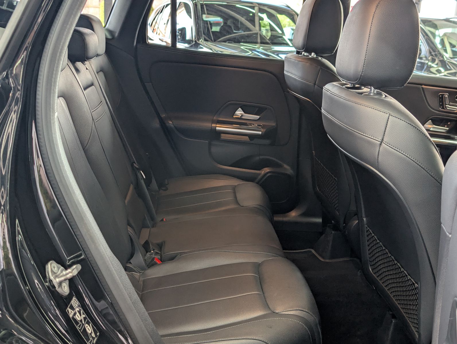 Fahrzeugabbildung Mercedes-Benz GLA 200 d LEDER AHK MBUX VIRT APP KAM SHZ ALU18"