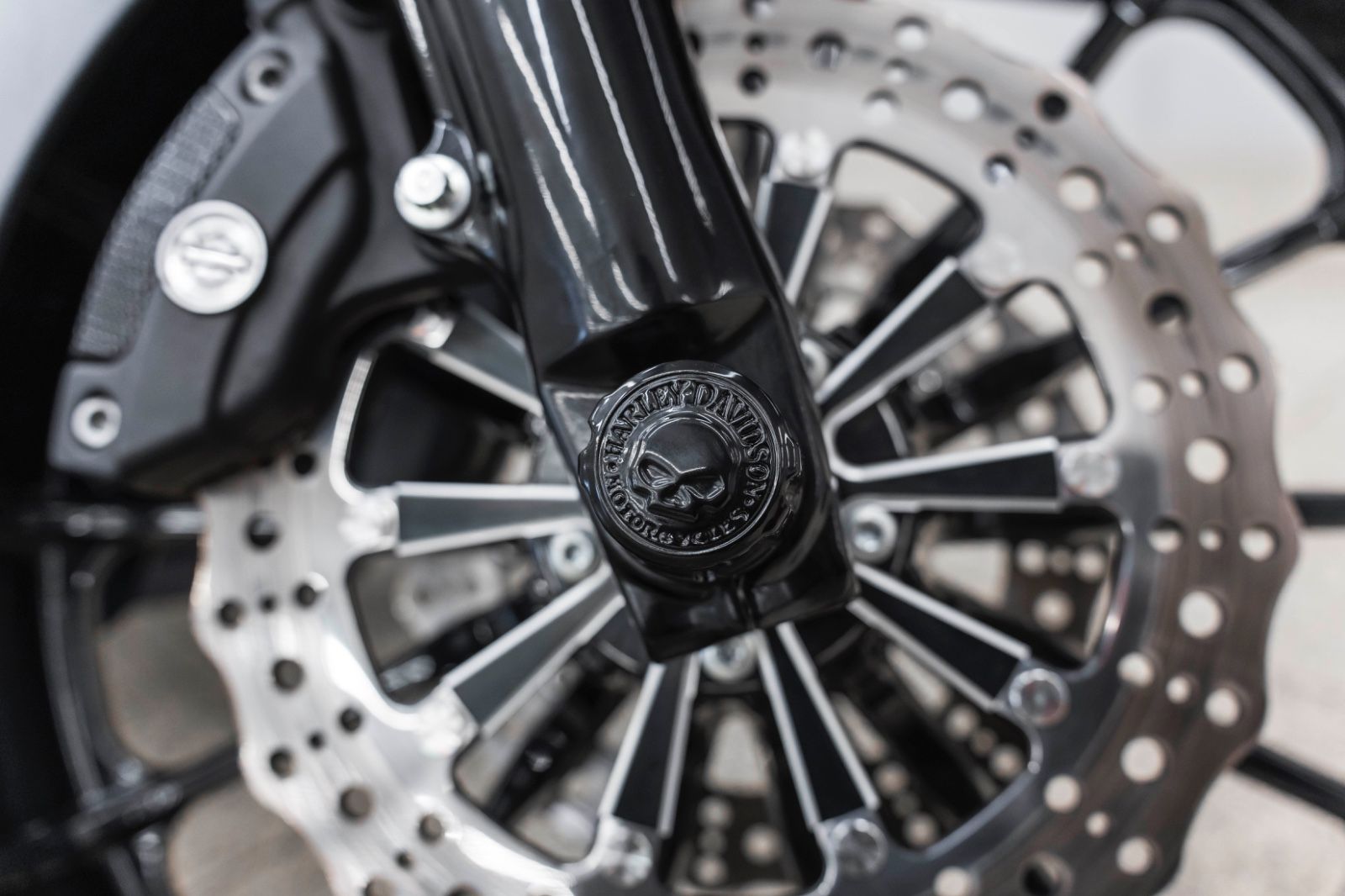 Fahrzeugabbildung Harley-Davidson FLHRXS ROAD KING