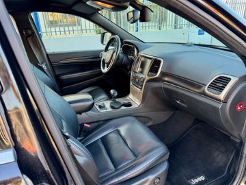 Jeep Grand Cherokee - 8