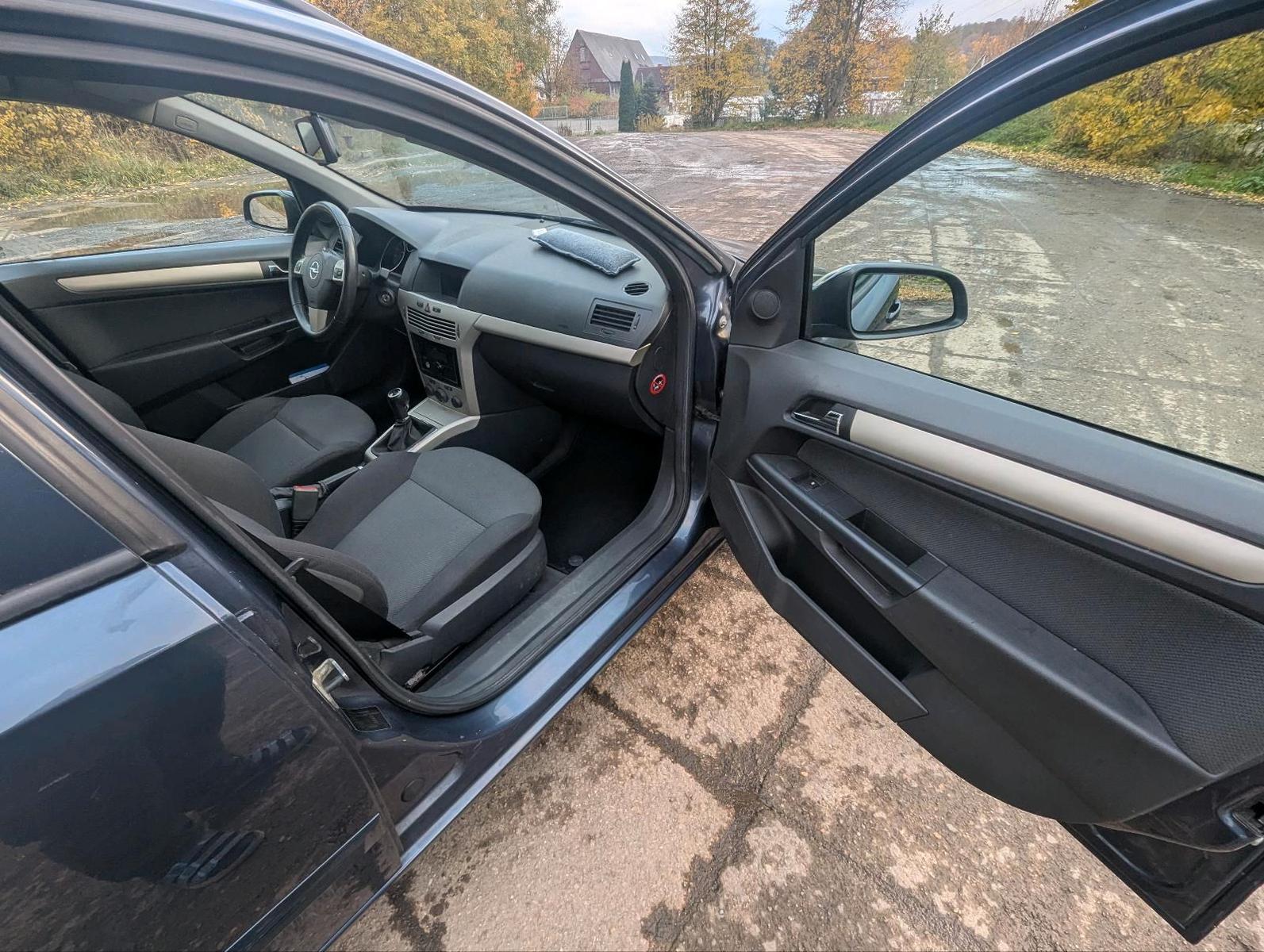 Opel Astra 2007 — photo 11