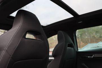 Skoda Karoq Sportline 4x4 AHK Pano 19 Zoll NAVI