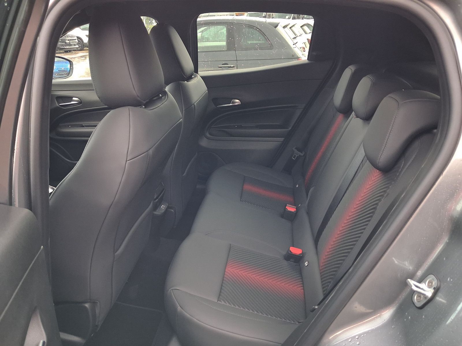 Fahrzeugabbildung Alfa Romeo Junior Ibrida 1.2 VGT 48V-Hybrid 107 kW Ti