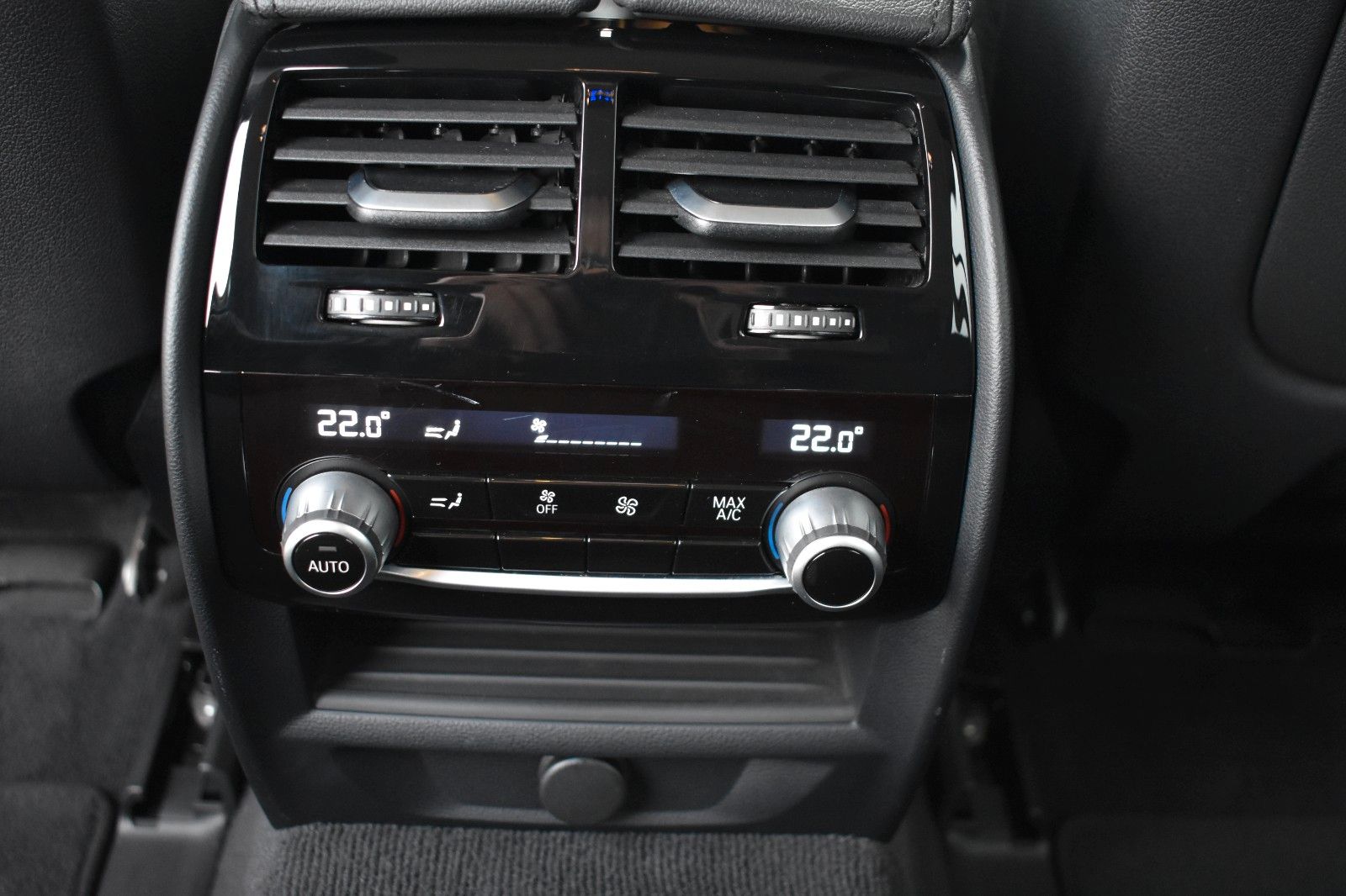 Fahrzeugabbildung BMW 520d Touring M Sportfahrwerk HUD AHK Keyless ACC