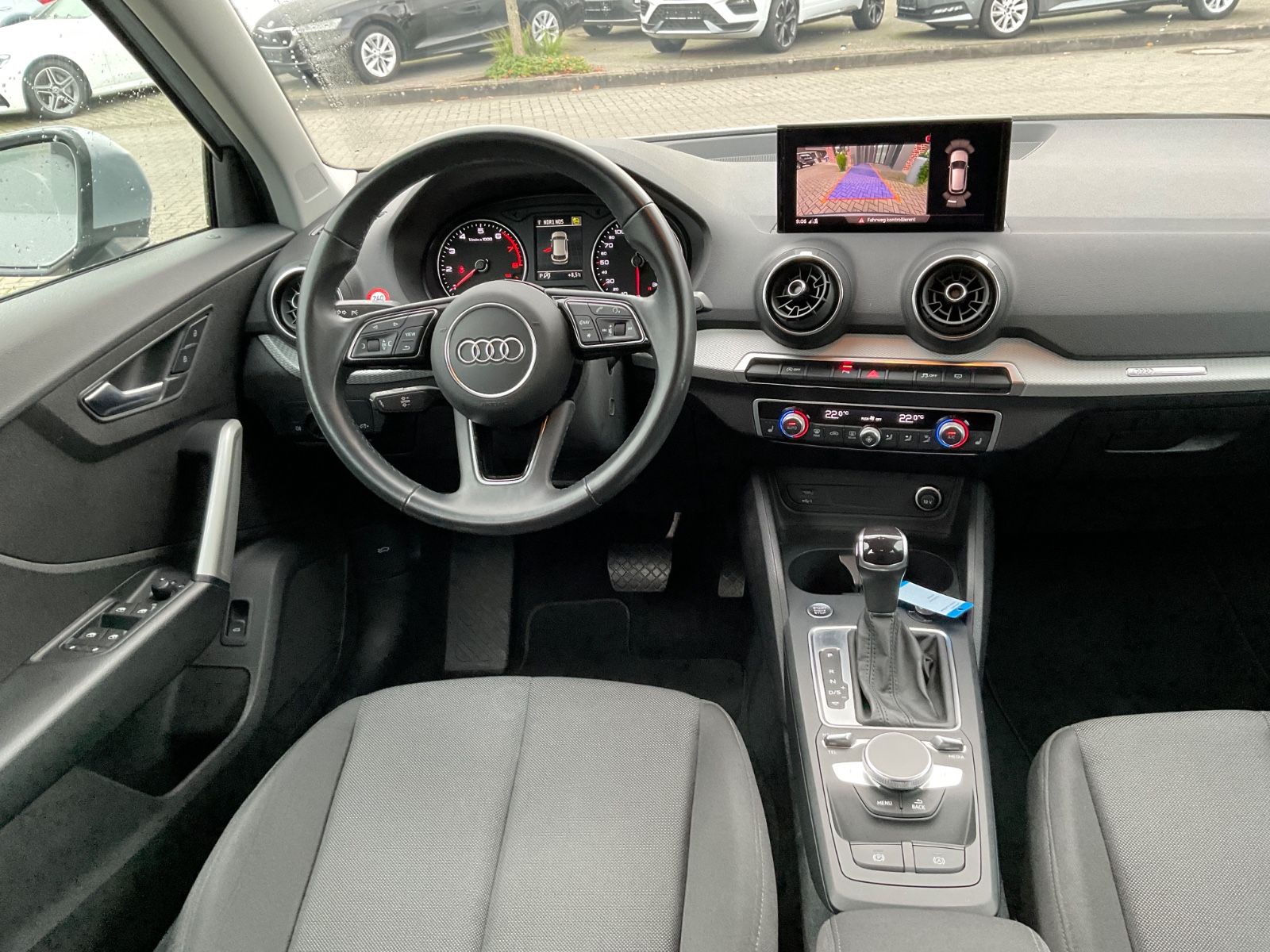 Fahrzeugabbildung Audi Q2 35 TFSI S tronic advanced,Kamera,Navi,LED