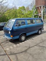 Volkswagen T3 Caravelle - blaue Volkswagen T3 Caravelle