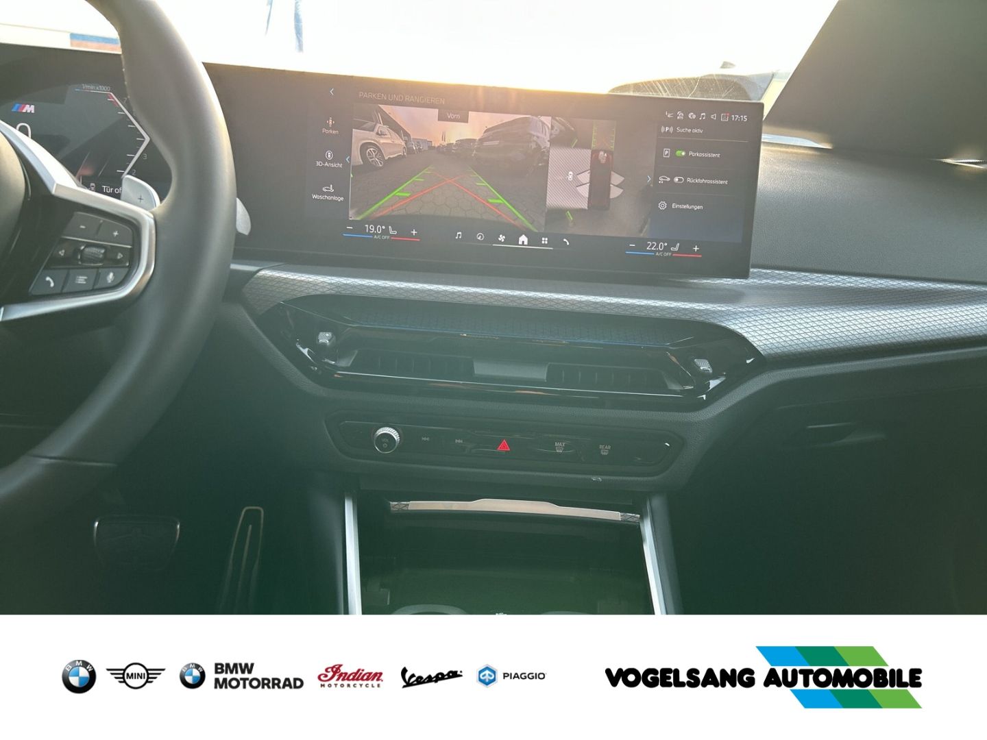 Fahrzeugabbildung BMW 318 iTouring,M Sport,HIFI,SurroundView,DrivingAs