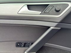 Volkswagen Golf VII 1.6 TDI Cup BMT  *Klimaautomatik*Adapti